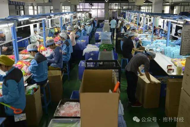 “外国学者福建行”活动走进泉州 看历史 探产业 品文化