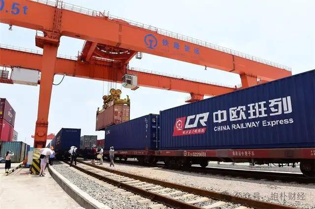 OL族实用的5大瘦身计划	，常做5个秘密运动动作